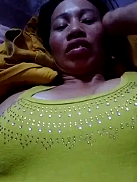 Snapshot of donna-bae chatting on April 17, 9:29 pm donna-bae online show from April 17, 9:29 pm
