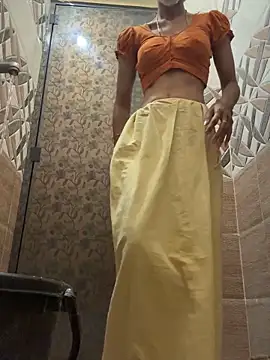 Snapshot of sweetreddy-02 chatting on October 5, 9:40 am sweetreddy-02 online show from October 5, 9:40 am