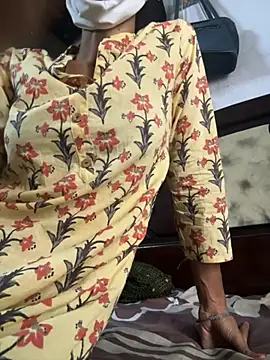 Snapshot of sweetreddy-02 chatting on October 9, 7:28 am sweetreddy-02 online show from October 9, 7:28 am