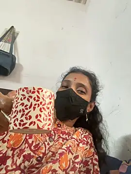 Snapshot of sweetreddy-02 chatting on October 11, 5:28 am sweetreddy-02 online show from October 11, 5:28 am