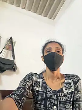 Snapshot of sweetreddy-02 chatting on November 13, 5:50 am sweetreddy-02 online show from November 13, 5:50 am