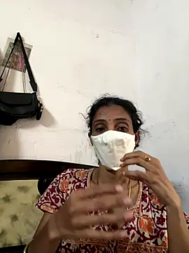 Snapshot of sweetreddy-02 chatting on November 18, 5:45 am sweetreddy-02 online show from November 18, 5:45 am