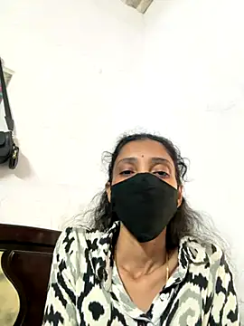 Snapshot of sweetreddy-02 chatting on November 19, 5:18 am sweetreddy-02 online show from November 19, 5:18 am