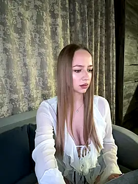 Snapshot of MissOyee chatting on November 15, 6:26 pm MissOyee online show from November 15, 6:26 pm