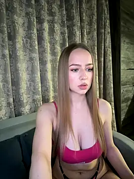 Snapshot of MissOyee chatting on November 29, 7:06 pm MissOyee online show from November 29, 7:06 pm