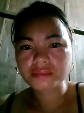 Snapshot of emly-xinh18 chatting on September 21, 12:51 pm emly-xinh18 online show from September 21, 12:51 pm