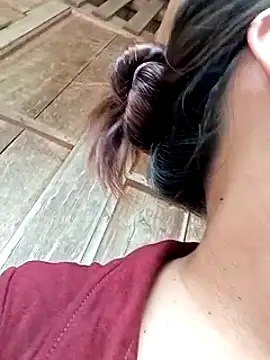 Snapshot of emly-xinh18 chatting on September 22, 3:41 am emly-xinh18 online show from September 22, 3:41 am