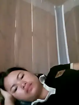 Snapshot of emly-xinh18 chatting on September 26, 9:24 am emly-xinh18 online show from September 26, 9:24 am