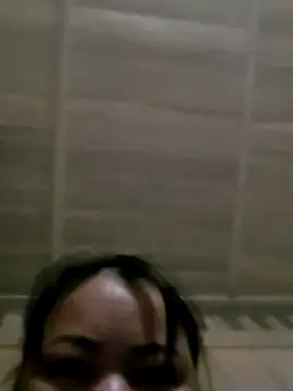 Snapshot of emly-xinh18 chatting on November 21, 11:14 pm emly-xinh18 online show from November 21, 11:14 pm