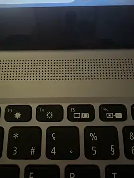 Snapshot of Albino1122 chatting on February 15, 10:25 am Albino1122 online show from February 15, 10:25 am