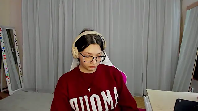 CarolKitty online show from November 4, 7:51 am