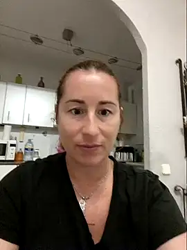 bichota85 online show from October 5, 9:34 pm