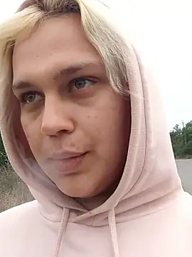 Snapshot of MargoShein chatting on September 29, 2:44 pm MargoShein online show from September 29, 2:44 pm