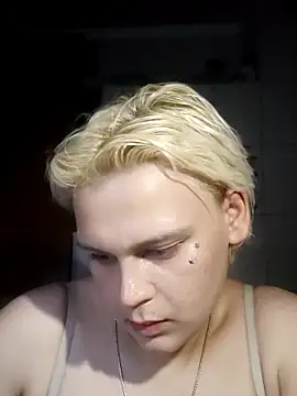 Snapshot of MargoShein chatting on October 1, 9:21 pm MargoShein online show from October 1, 9:21 pm