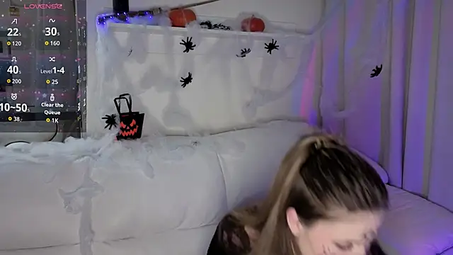 Snapshot of _Lua__ chatting on October 28, 7:05 pm Lua online show from October 28, 7:05 pm