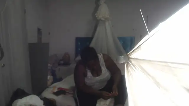 Snapshot of rachelexoticgirl chatting on June 3, 4:04 am rachelexoticgirl online show from June 3, 4:04 am