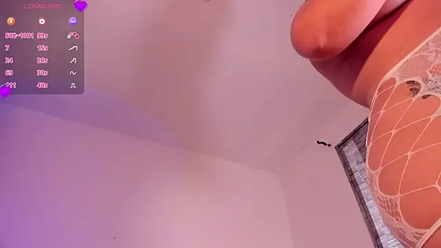 Snapshot of mely_rosse_ chatting on October 31, 11:55 am mely rosse online show from October 31, 11:55 am