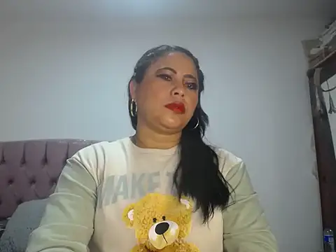 PamelaMartin online show from September 17, 2:30 pm