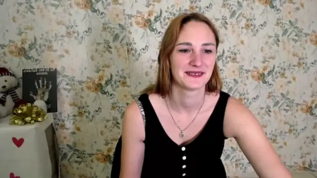 Snapshot of Milana_Cutie_ chatting on October 23, 6:02 am Milana Cutie  online show from October 23, 6:02 am