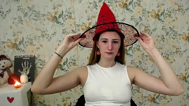 Snapshot of Milana_Cutie_ chatting on October 31, 7:31 am Milana Cutie  online show from October 31, 7:31 am