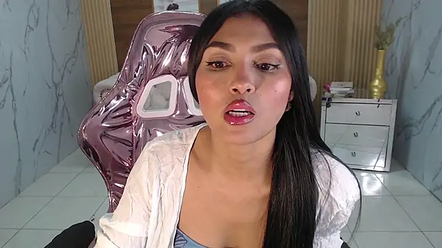 lissandra s online show from October 18, 8:31 pm