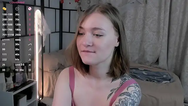 JinnySitts online show from November 12, 8:08 pm