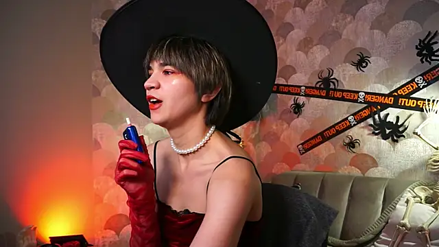 Snapshot of sandzu_ chatting on October 27, 8:24 pm sandzu online show from October 27, 8:24 pm