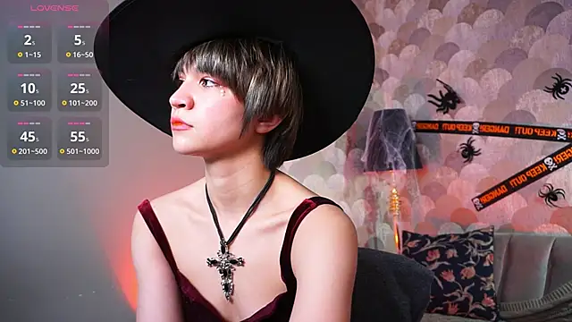 Snapshot of sandzu_ chatting on October 31, 8:43 pm sandzu online show from October 31, 8:43 pm