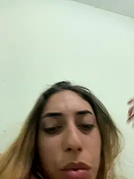 loirinhaaa online show from October 9, 1:25 am