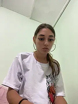 loirinhaaa online show from November 18, 6:34 pm