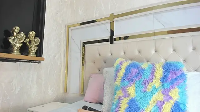 mia vy online show from January 8, 7:16 pm