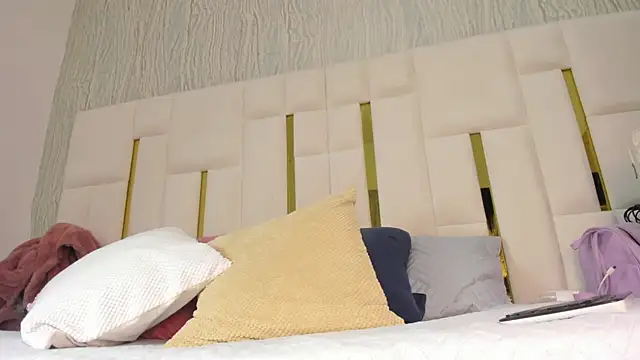 Snapshot of mia_vy chatting on March 27, 3:12 am mia vy online show from March 27, 3:12 am