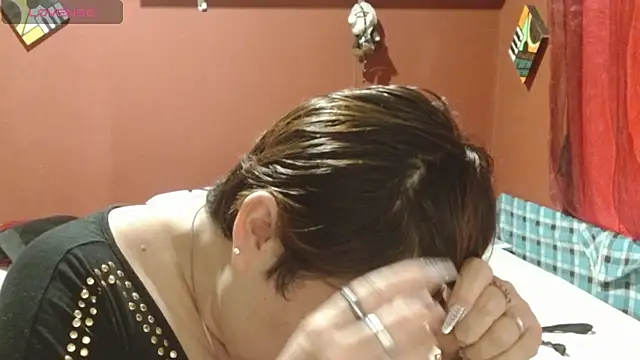 Snapshot of Sasharosee2 chatting on November 19, 12:49 pm Sasharosee2 online show from November 19, 12:49 pm