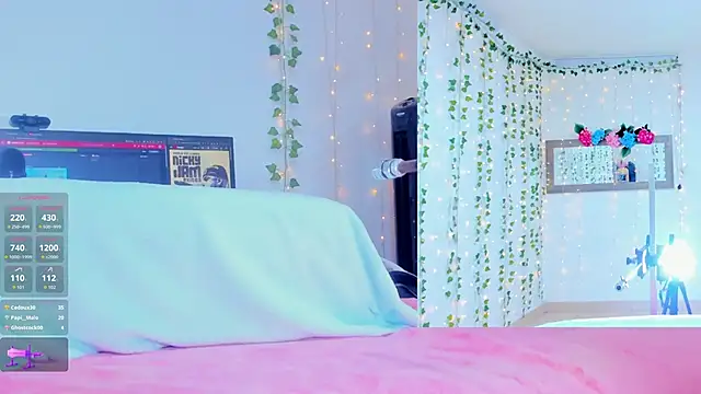 Ashley  Jones   online show from November 14, 5:00 pm