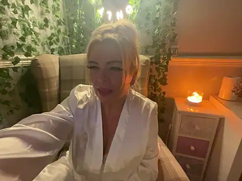 BonnyDesire online show from October 11, 7:34 pm