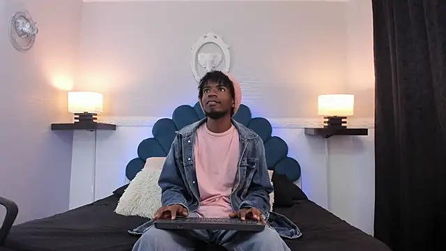 AllexJacob online show from September 25, 1:04 pm