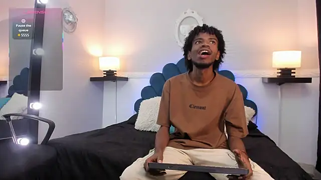 AllexJacob online show from October 21, 1:23 pm