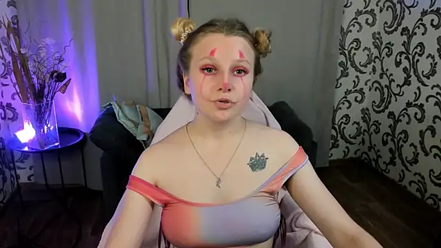  Velvet peach  online show from October 25, 12:13 pm