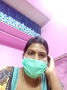 HEENA STRIP online show from September 18, 9:33 am