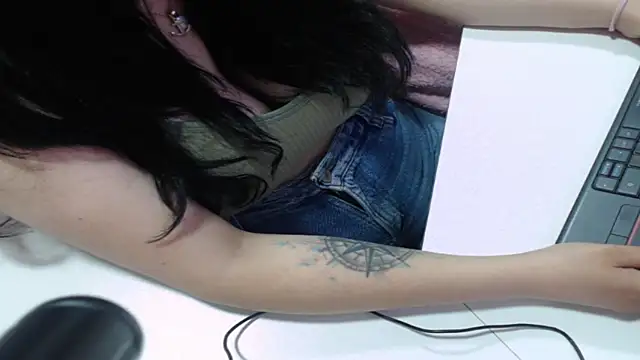 valery cute 18 online show from October 6, 12:02 pm