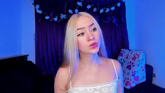 Snapshot of Shairaclark_ chatting on June 4, 2:39 am Shairaclark online show from June 4, 2:39 am