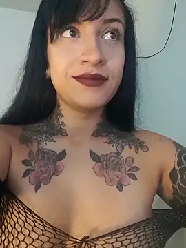 Snapshot of gabii_hardy chatting on February 13, 12:01 pm gabii hardy online show from February 13, 12:01 pm