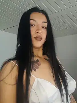 Snapshot of gabii_hardy chatting on February 23, 12:24 pm gabii hardy online show from February 23, 12:24 pm