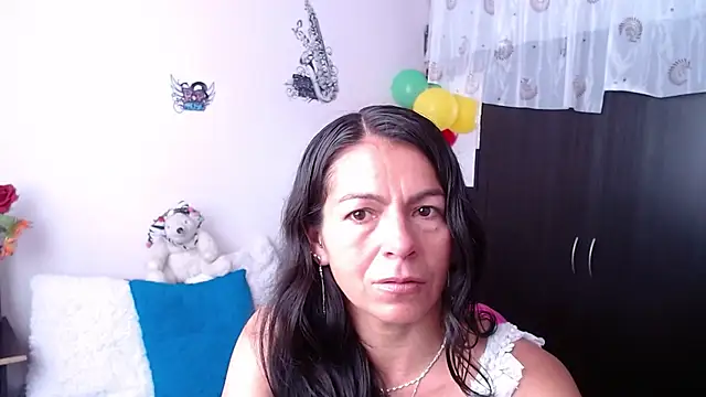 Snapshot of camilavargas_ chatting on September 25, 8:23 pm camilavargas online show from September 25, 8:23 pm