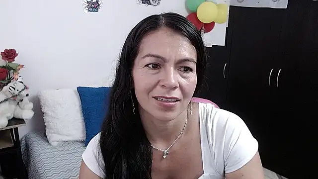 Snapshot of camilavargas_ chatting on September 27, 8:36 pm camilavargas online show from September 27, 8:36 pm