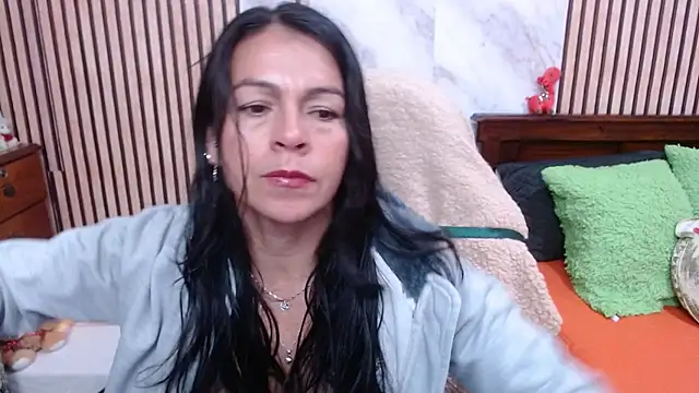 Snapshot of camilavargas_ chatting on October 10, 1:54 pm camilavargas online show from October 10, 1:54 pm