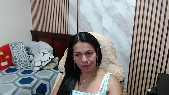camilavargas  online show from February 5, 2:22 pm