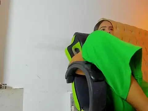 Naomis 35 online show from October 15, 7:47 pm