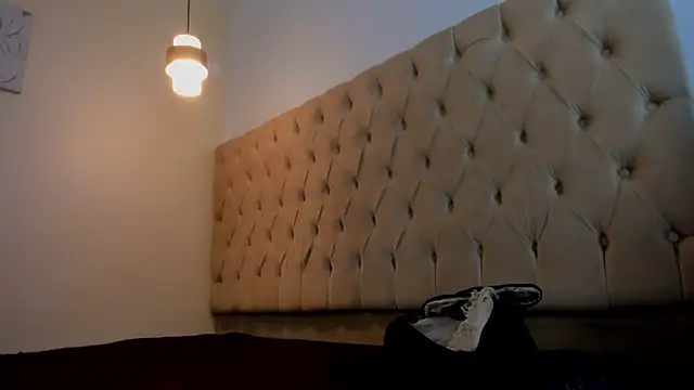 Naomis 35 online show from February 3, 7:19 pm