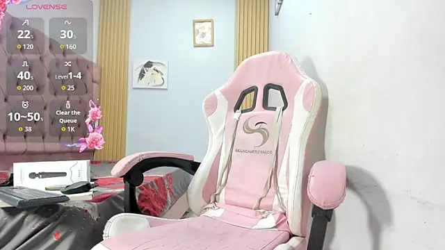 Naomis 35 online show from March 24, 8:03 pm